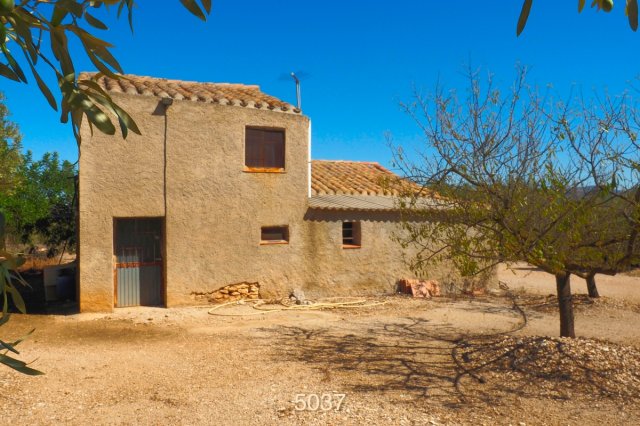 Casa de campo con luz y agua cerca de Roquetes y Aldover