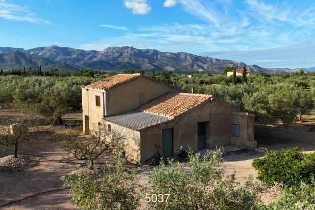Casa rural cerca de Jesús (suministro de agua y el