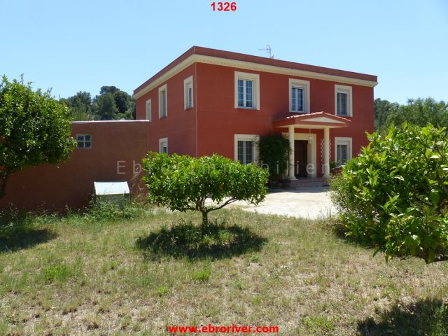 Villa am Stadtrand von Tortosa